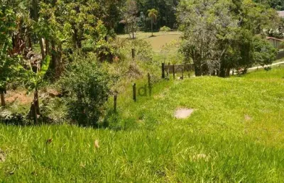 Terreno em são roque. 5.000 m2, com 3 platôs. energia na frente, poço caipira.