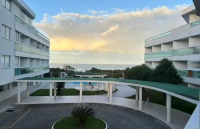 Apartamento 2 dormitórios frente ao mar no sul de florianópolis