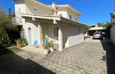 Casa com 4 quartos para alugar na Rua do Pingüim, 150, Campeche, Florianópolis
