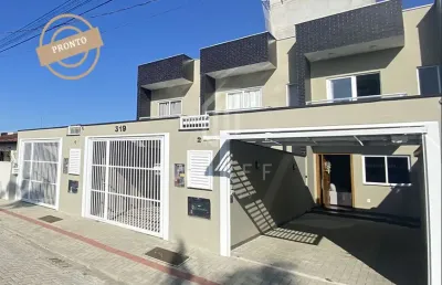 Sobrado mobiliado a apenas 400 metros da praia, no bairro itacolomi - balneário piçarras - sc