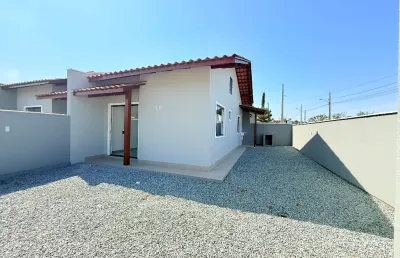 Casa de esquina com 2 dormitórios sendo 1 suíte, no bairro itajuba, barra velha/sc!