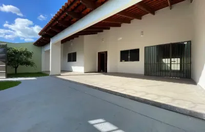 Casa 4 quartos em amplo terreno a venda no jardim leonora itumbiara