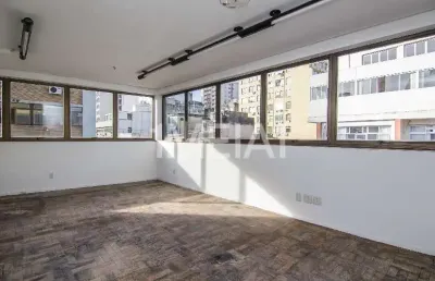 Sala comercial para alugar na rua doutor flores, 263, centro histórico, porto alegre por r$ 2.319