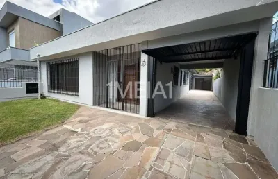 Casa comercial para alugar na rua líbia, 187, vila ipiranga, porto alegre por r$ 6.900