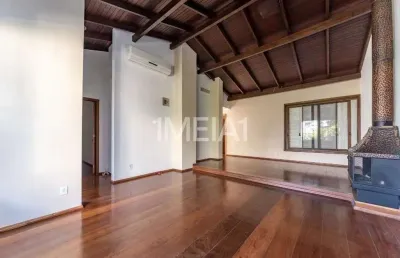 Casa com 4 quartos para alugar na rua indianápolis, 240, três figueiras, porto alegre por r$ 8.000