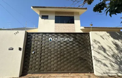 Casa com 3 quartos para alugar na Rua Marçal Candido Siqueira, 795, Jardim Monte Rei, Maringá