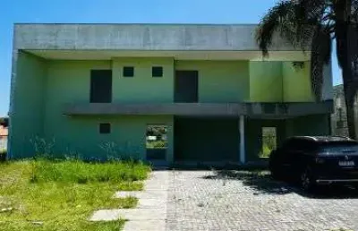 Sobrado em fase de acabamento no condomínio reserva da fazenda