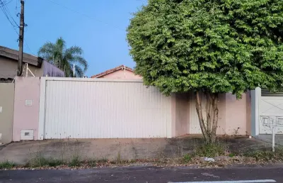 Casa em parque residencial santa gertrudes  -  marília