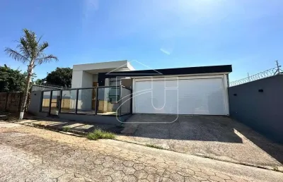 Casa com 4 quartos à venda no Centro (Lácio), Marília 