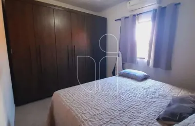 Casa em conjunto habitacional monsenhor joao batista toffoli  -  marília