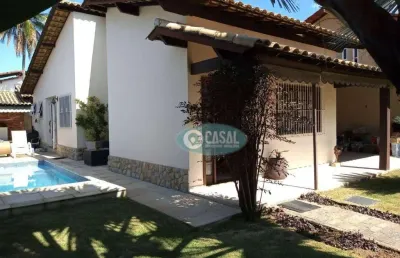 Casa linear com 03 quartos, piscina e churrasqueira no melhor ponto do maravista!