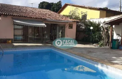 Casa linear em pendotiba com 03 quartos, piscina e churrasqueira.