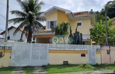 Casa com 03 quartos à venda em piratininga com piscina e churrasqueira!