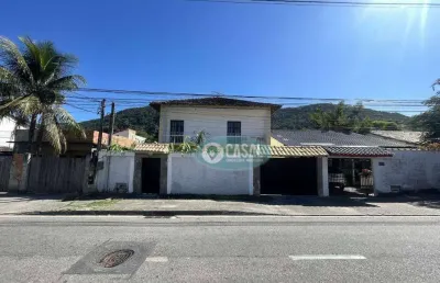 Casa em piratininga com 05 quartos, piscina e churrasqueira.