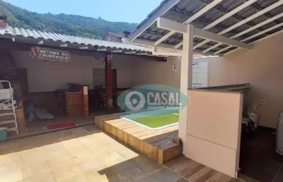 Casa em itaipu com 03 quartos, pisciana e churrasqueira.
