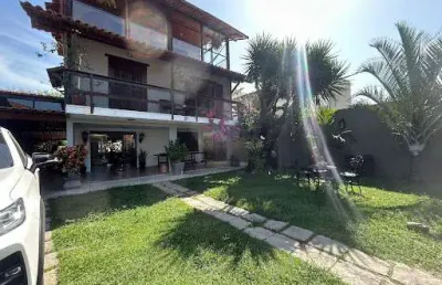 Casa em condomínio com 04 quartos com piscina e churrasqueira em itaipu
