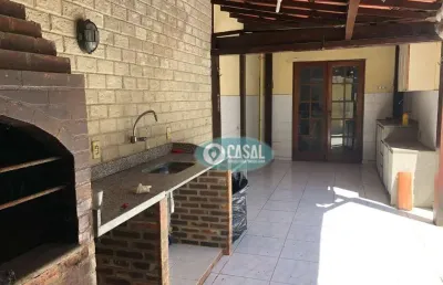 Casa com quintal e 03 quartos em piratininga - niterói/rj!