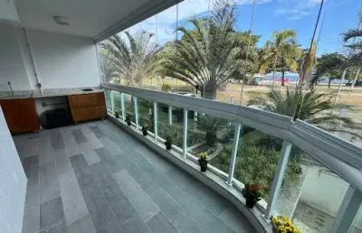 Apartamento com 03 quartos frente mar de piratininga!