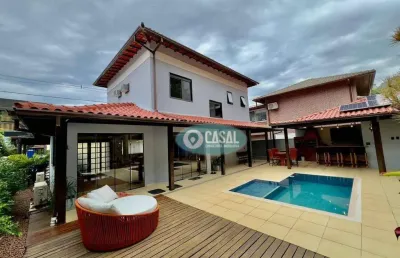 Casa em condomínio, 04 quartos, piscina, sauna e churrasqueira em piratininga. porteira fechada!