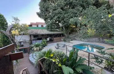 Casa em condomínio com 05 quartos à venda em itaipu