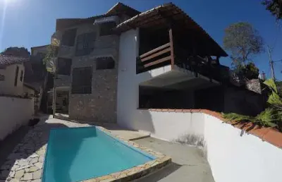 Casa com 04 quartos em condomínio em piratininga - niterói/rj.