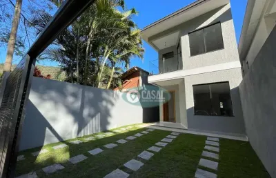 Casa no bairro peixoto em itaipu com 04 quartos, quintal e placas fotovoltaica!