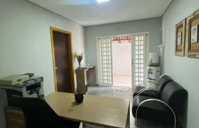 Casa comercial com 5 salas à venda na Avenida Nestor de Lara Pinto, 27, Jardim das Palmeiras, Cuiabá