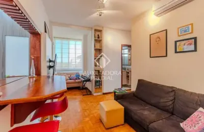 Apartamento à venda, 2 quartos, 1 vaga, próximo a orla do guaíba
