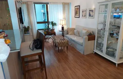 Apartamento semi novo, ótimo prédio próximo a redenção