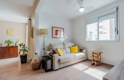 Apartamento com 3 dormitórios, suíte e sacada com churrasqueira no bairro cristal!