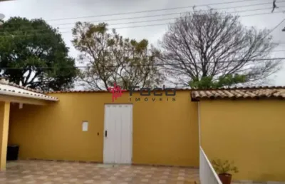 Excelente sobrado / engenheiro neiva  / 02 dormitórios / 02 piscinas / área gourmet /  250m² de terreno / 215m² de construção / guaratinguetá.