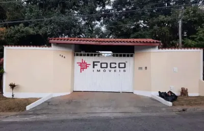 Chácara cinematográfica / jardim uirá / 04 dormitórios / 03 banheiros / 160 m² de construção / 1.575 m² de terreno / são josé dos campos
