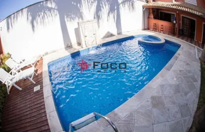 Casa sobrado/villa branca/ 03 dormitórios sendo 01 suíte/250m²/ jacareí