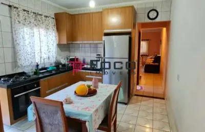 Casa/ jardim das indústrias/ 03 dormitórios sendo 01 suíte/140m²/ são josé dos campos