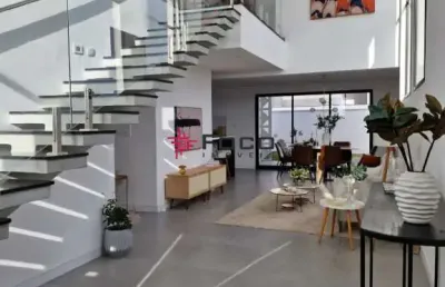 Casa sobrado/ condomínio veredas do campos/03 suítes com varanda/ eugênio de melo