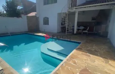 Casa/bosque dos eucaliptos/ 04 dormitórios sendo 01 suíte/394m²/ são josé dos campos
