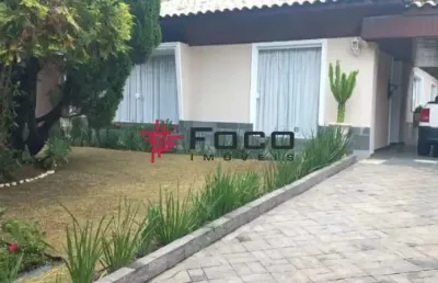 Casa térrea - 3 dormitórios e com edícula - 240m² de área construída