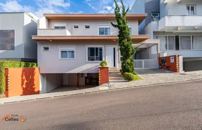 Casa com 4 quartos para alugar na Rua Doutor Lubumir Viergbiski, 220, Campo Comprido, Curitiba
