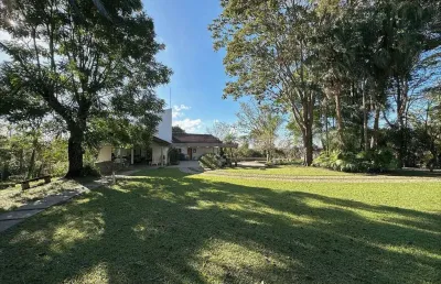 Fazendinha 10.490m² - morar ou incorporar: permite lotes de 450m²