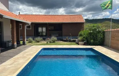 Casa em pocinhos do rio verde, caldas mg,com piscina  r$750.000,00