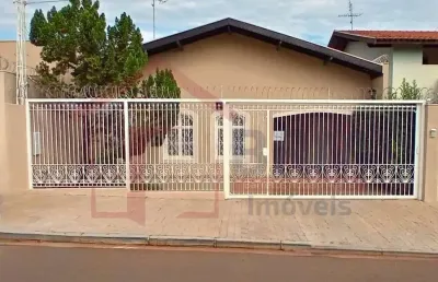 Aluga-se residência no bairro primavera em barretos-sp.