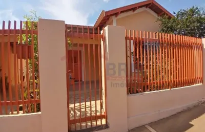 Casa com 3 quartos para alugar no Centro, Barretos 
