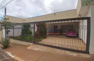 Casa para locação em barretos / sp no bairro centro