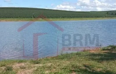 Vende-se rancho no povoado do prata distrito de barretos-sp.