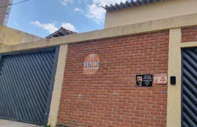 Excelente casa residencial mais estabelecimento comercial à venda, contendo um lote de 500 m2