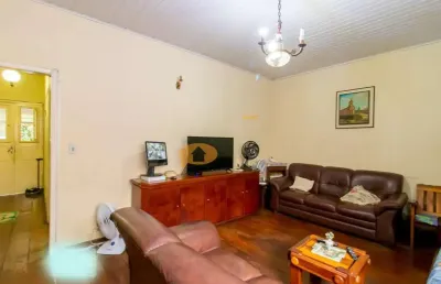 Casa totalmente térrea com 04 dormitórios, 02 vagas com 200 m² - aclimação