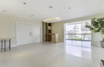 Localizado em uma das regiões mais valorizadas e desejadas de são paulo.