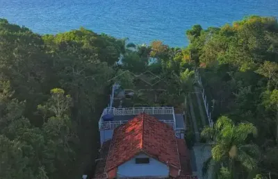 Casa para alugar r$ 8.000,00 e venda r$ 3.500.000,00 bairro armação de itapocoroi.