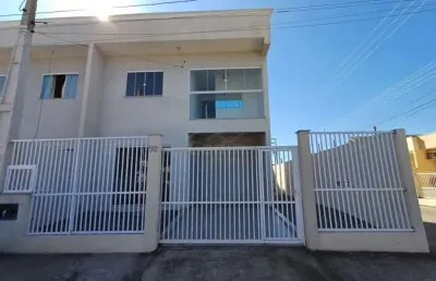 Sobrado para alugar, r$ 2.500,00 bairro gravatá de penha/sc.