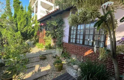 Casa com 3 quartos à venda na Rua José Eugênio Muller, Casa, 165, Meia Praia, Navegantes